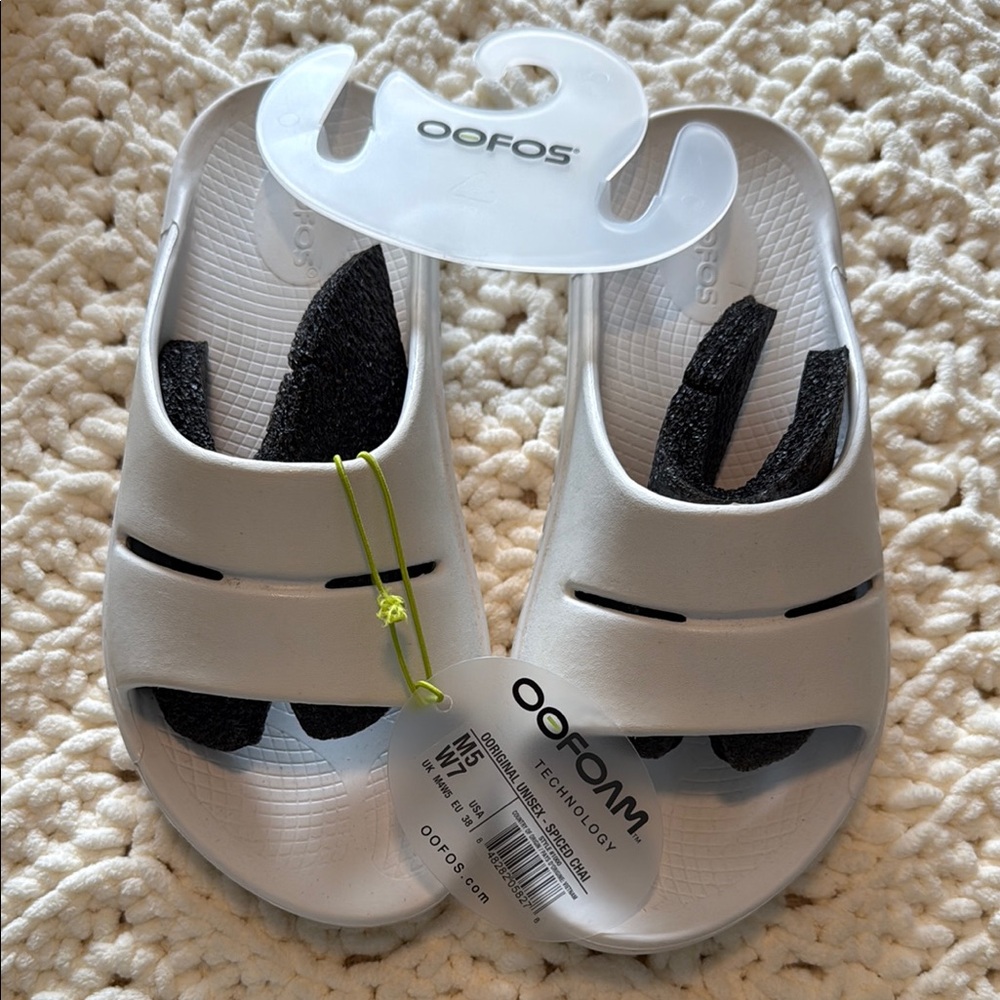 OOFOS White and Black Sandals